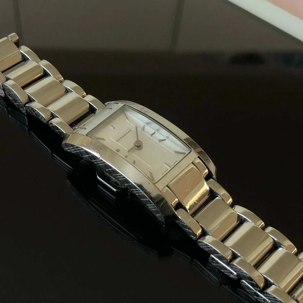 Burberry watch women’s - Picture 7 of 9